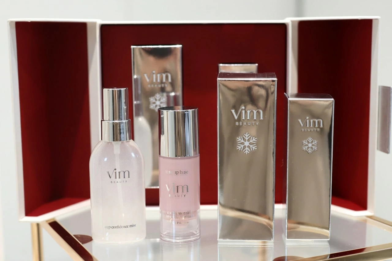 vim BEAUTY 化粧下地&リキッドファンデset vim BEAUTYから待望のリキッドファンデーションがデビュー