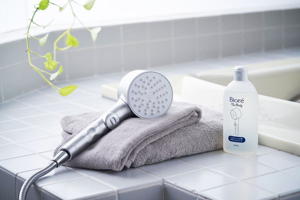 ビオレ 泡で出てくるボディウォッシュ シャワーヘッド ボディウォッシュ 花王 Amazon | 花王 ビオレ ザ ボディ 泡で出てくるボディウォッシュ