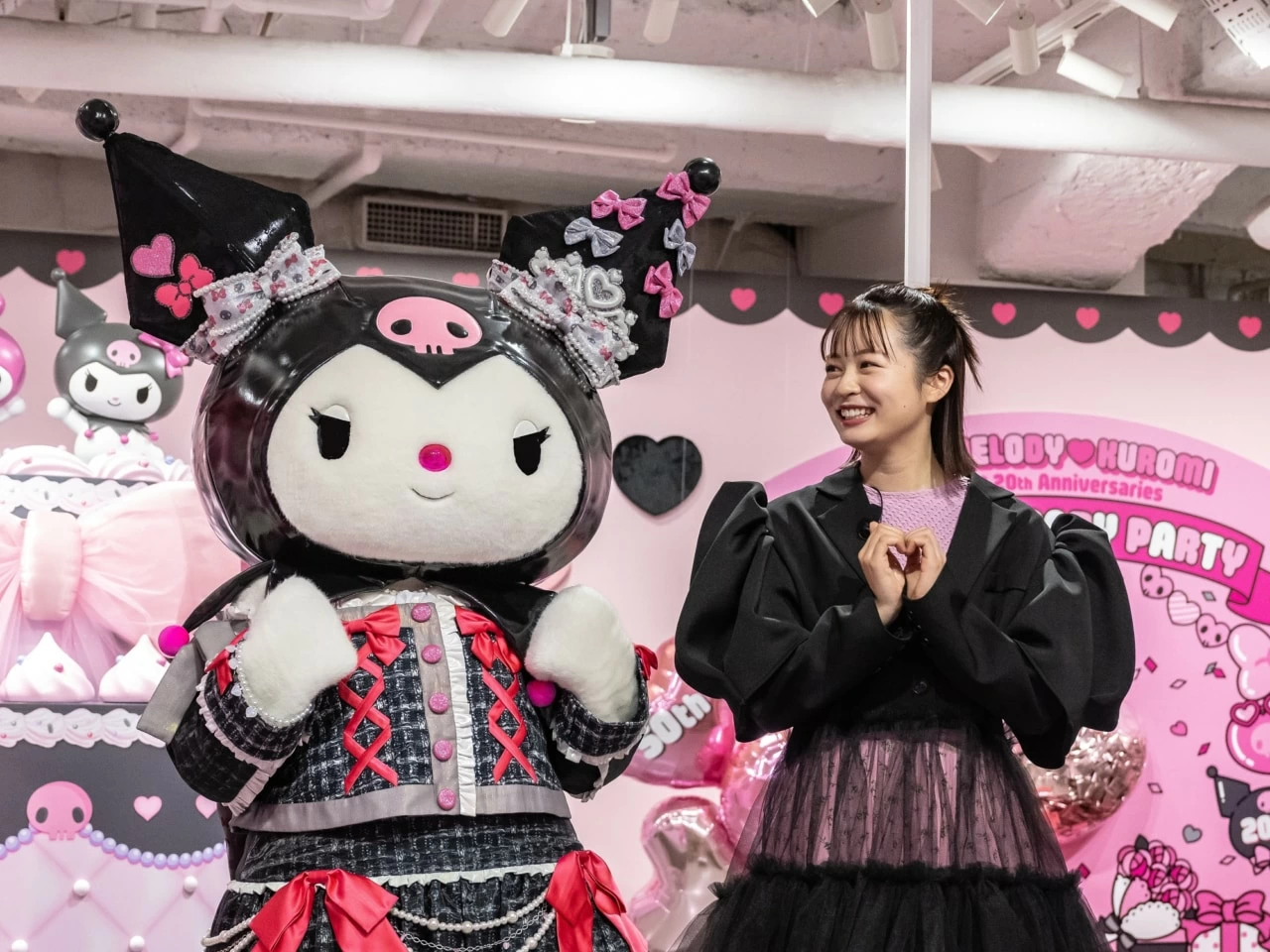 マイメロディ50th&クロミ20thステッカー ピンクブラックパーティ