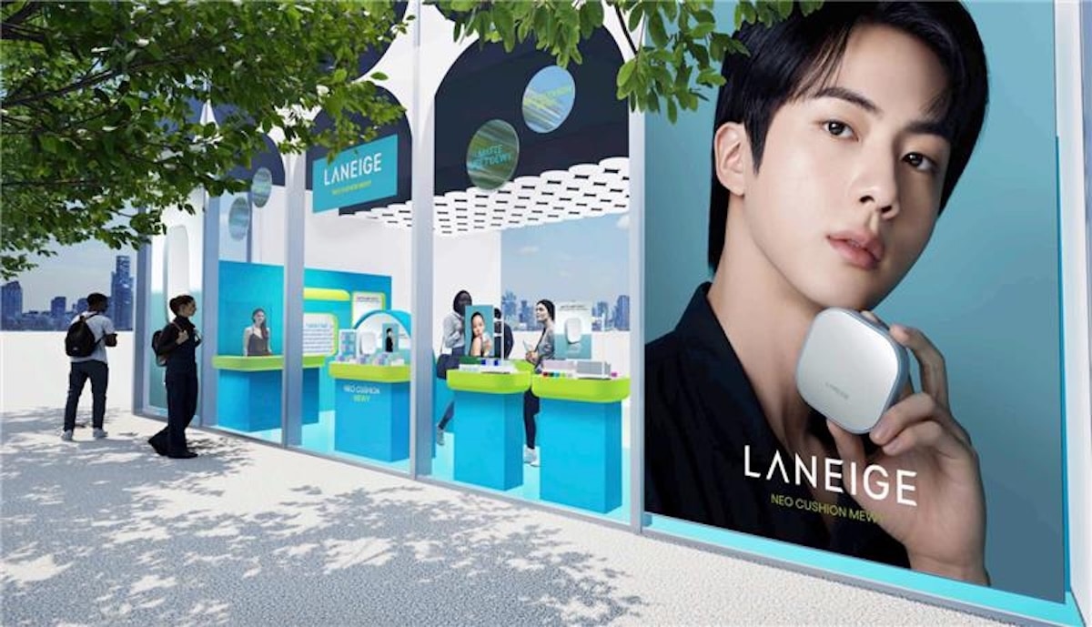 原宿にBTS JINのBIGビジュアルが再び登場！ 期間限定POP UP STORE開催