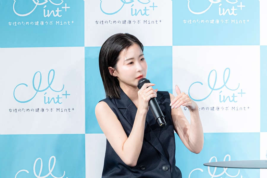 自身の体験を振り返る休井さん