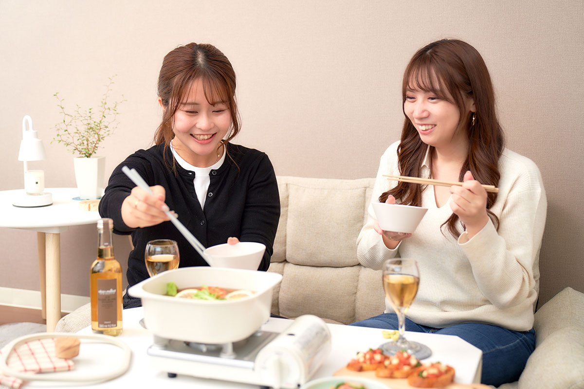 久しぶりに会う友達と鍋パ。おしゃれな食卓に映える鍋＆こんろの選び方
