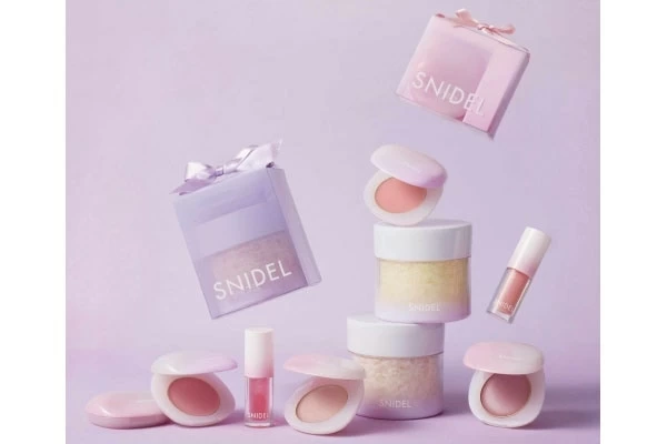 SNIDEL Kiss me Later メイクセット 日常の中に”心の余白”を。SNIDEL BEAUTYからギフトや自分へのご褒美に