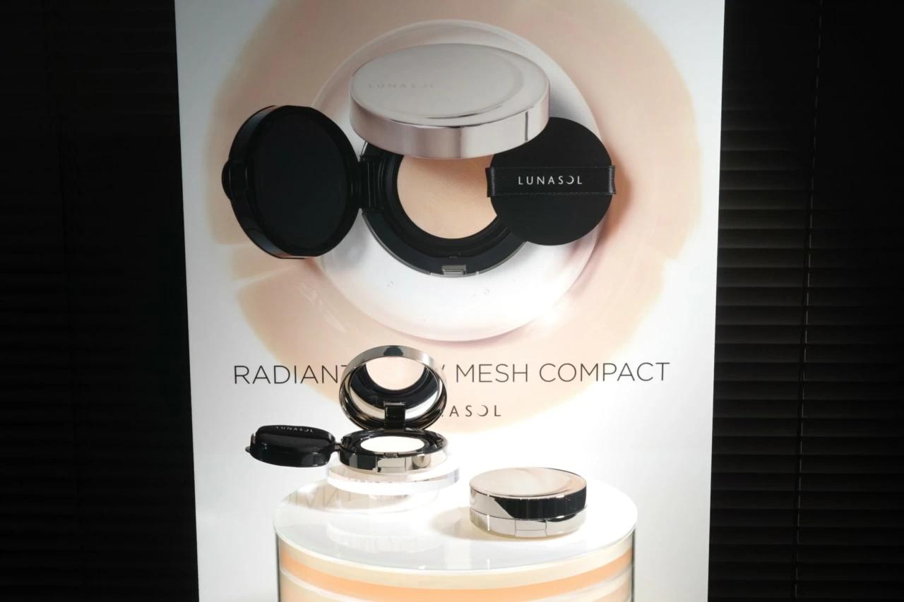 ルナソル人気のジェル洗顔がパワーアップ！ うるおいにじみ出る美容液