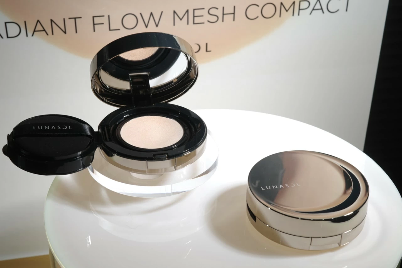 ルナソル人気のジェル洗顔がパワーアップ！ うるおいにじみ出る美容液