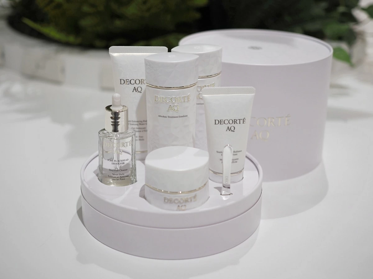 豪華アイテムが目白押し！ コスメオタク大注目のホリデー・クリスマス