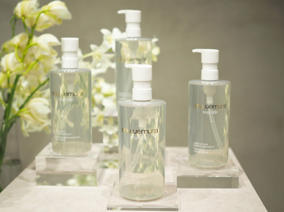 水光透明肌へと導く。シュウ ウエムラから新クレンジングオイルが登場