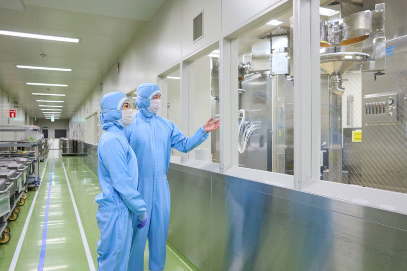 解熱鎮痛薬EVE（イブ）シリーズの“信頼のひみつ”とは？　工場の裏側に潜入してきました