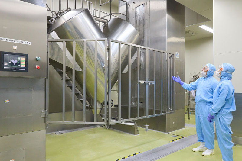 解熱鎮痛薬EVE（イブ）シリーズの“信頼のひみつ”とは？　工場の裏側に潜入してきました