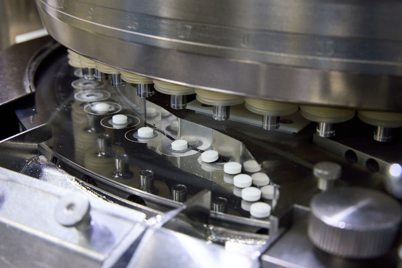 解熱鎮痛薬EVE（イブ）シリーズの“信頼のひみつ”とは？　工場の裏側に潜入してきました