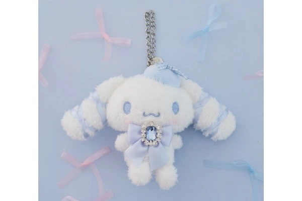 Maison de FLEURからシナモロールのお誕生日を記念したぬいぐるみ