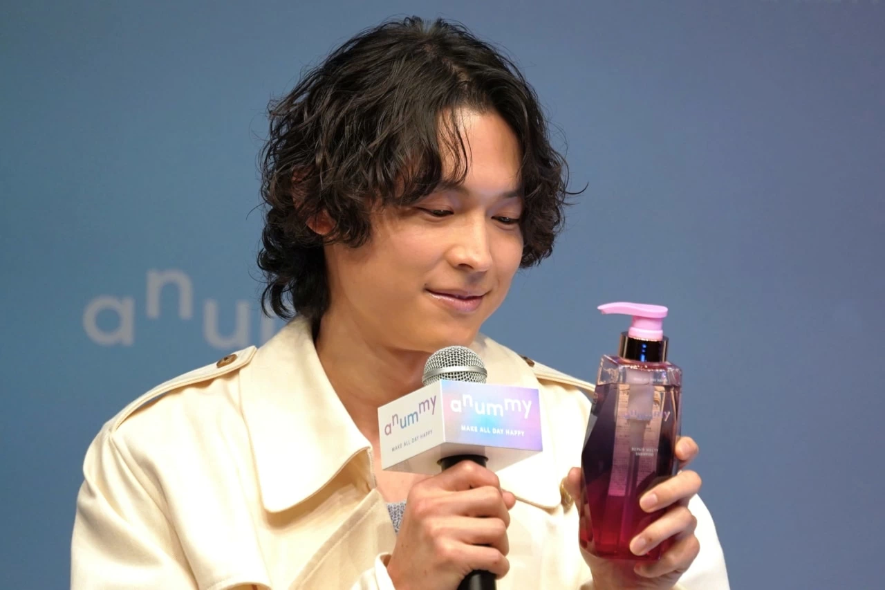 松村北斗がヘアケアブランド「anummy」のアンバサダーに就任！ パーマ