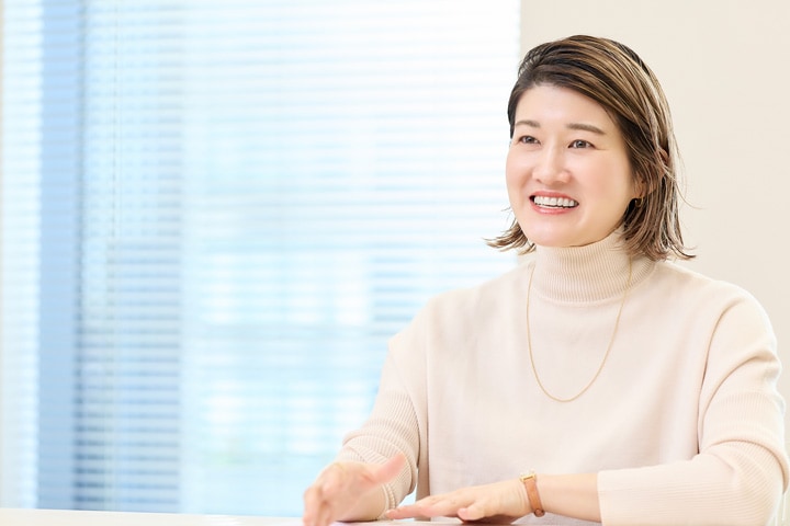 ゾンビスクロールって何？　美容のプロ・資生堂の社員が教える“見えない疲れ”とは