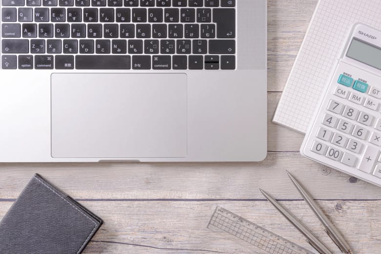 頭の中で考え込むこと