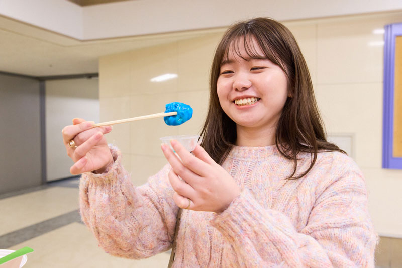 初心者女子が休日に東京競馬場を遊び倒す！　推し馬探しにグルメ旅、競馬場の意外な楽しみ方って？