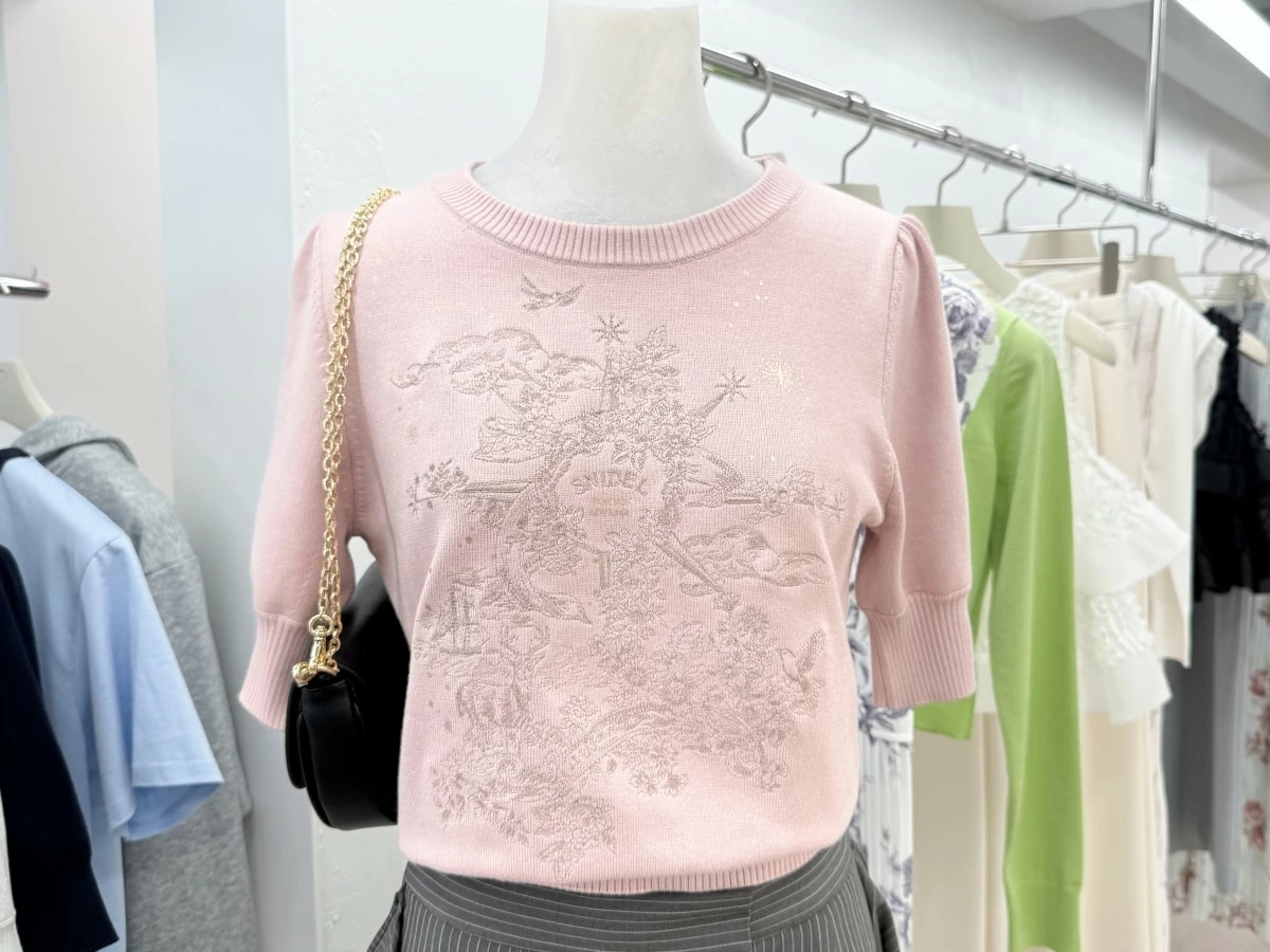 ハローキティコラボの限定アイテムやカフェも併設 SNIDELの路面店が