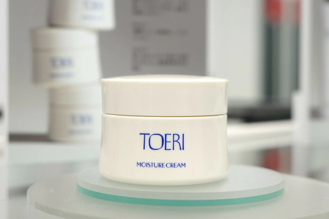 朝晩2ステップのケアでいい。大人の肌に寄り添う「TOERI」から化粧水 