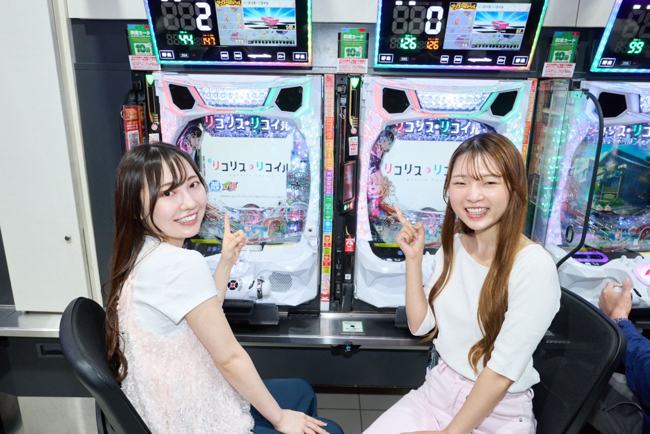 都内で働く高橋さん。仕事はきっちり、オフはのびのび