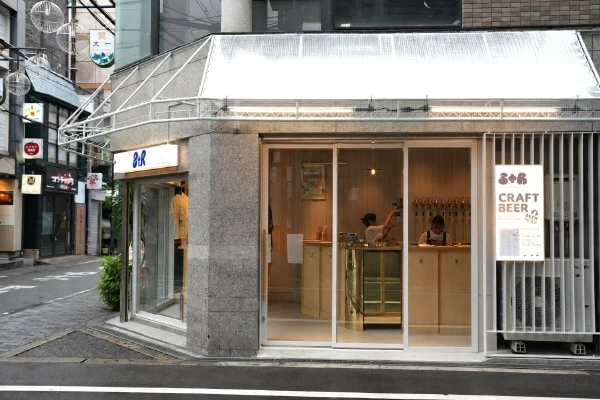 大阪・心斎橋にクラフトビール×自家製豚まんの「スタンドうみねこ3tR
