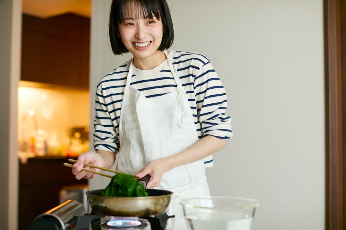 料理家・長谷川あかりが『Quick Japan』表紙に登場！ 50ページの大特集