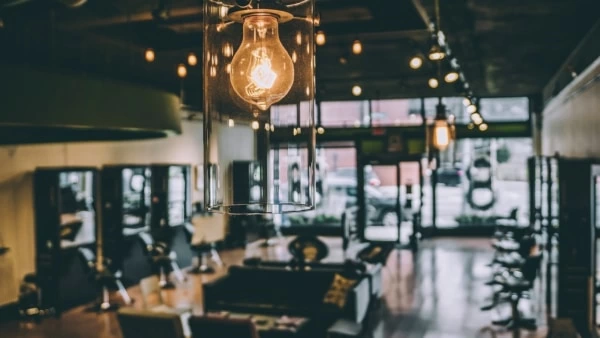 夢占い 髪を切る夢の意味は シーン別 人物別解説 1ページ目 マイナビウーマン