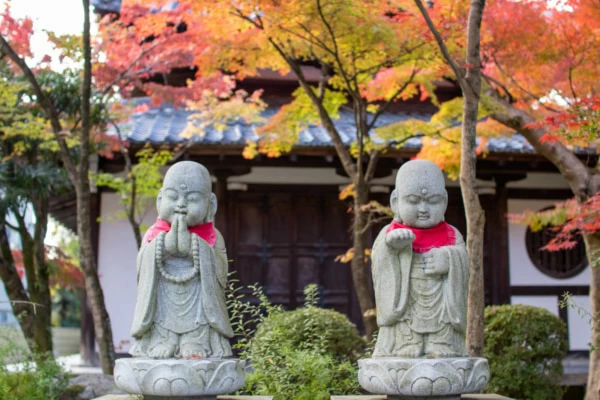 お地蔵さんがついている人の特徴5つ。得られるご利益やお地蔵 お地蔵さんがついている人の特徴5つ。得られるご利益やお地蔵
